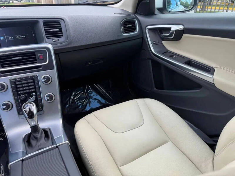 2017 Volvo V60 T5 Premier