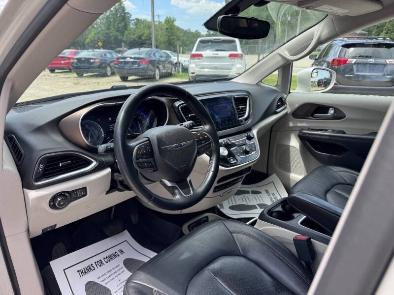 2017 Chrysler Pacifica Touring-L Plus