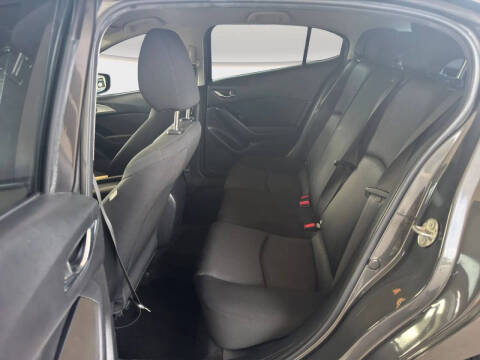 2017 Mazda MAZDA3 Sport