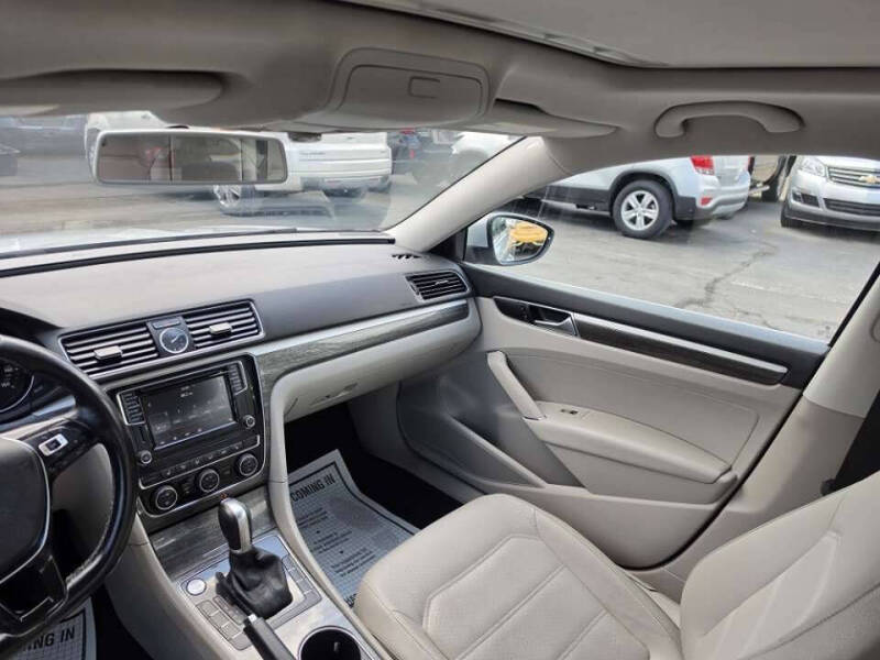 2017 Volkswagen Passat 1.8T SE