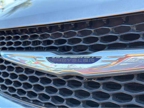 2017 Chrysler Pacifica Touring-L