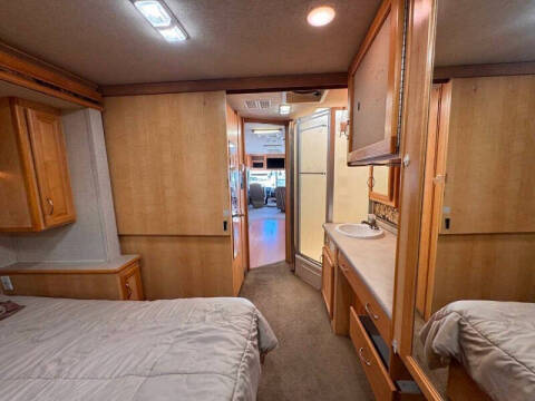 2005 Workhorse W22