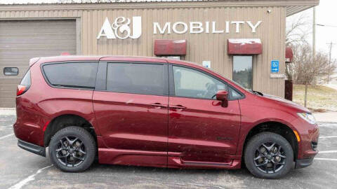 2020 Chrysler Pacifica Touring