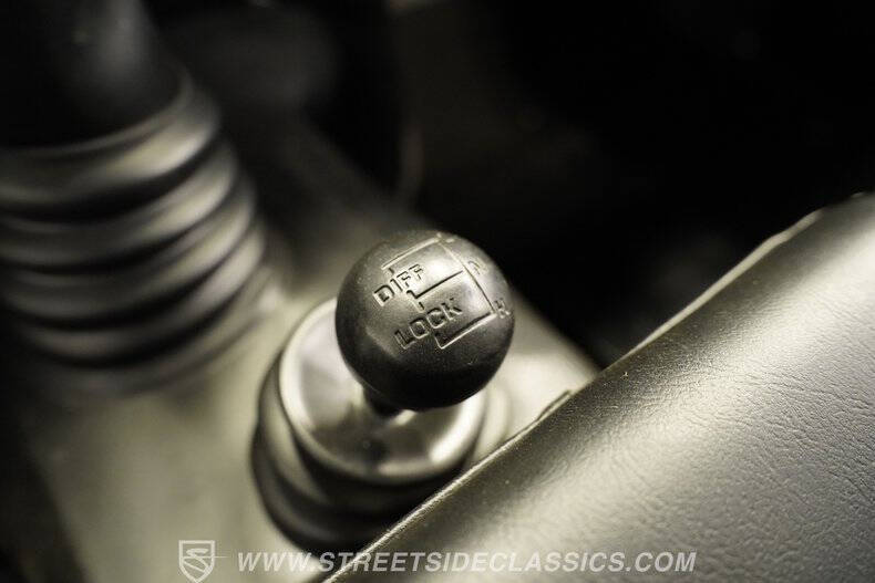 1987 Land Rover Defender