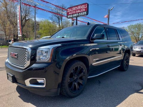 2016 GMC Yukon XL for sale at Dealswithwheels in Inver Grove Heights MN