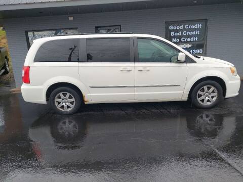 2011 Chrysler Town and Country for sale at Auto Credit Connection LLC in Uniontown PA