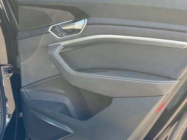 2019 Audi e-tron quattro Premium Plus