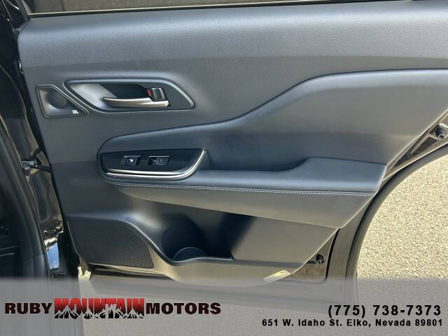 2025 Toyota Crown Signia Limited