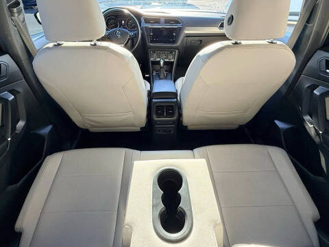 2020 Volkswagen Tiguan SE R-Line Black