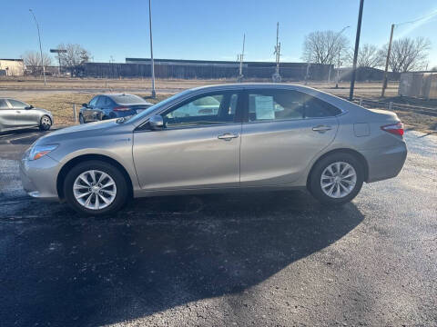 2015 Toyota Camry Hybrid for sale at Automart 150 in Council Bluffs IA