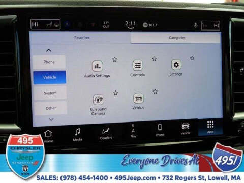 2026 Chrysler Pacifica Select