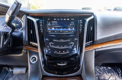 2017 Cadillac Escalade Luxury