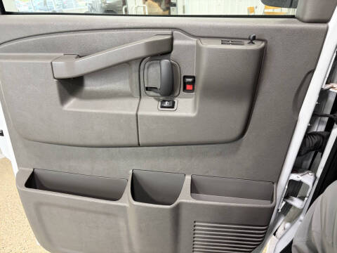 2023 Chevrolet Express 2500