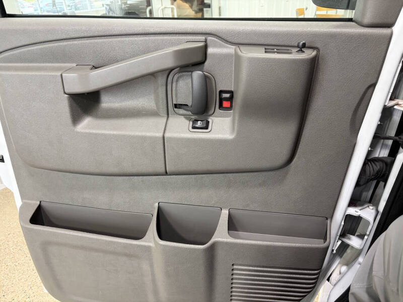 2023 Chevrolet Express 2500