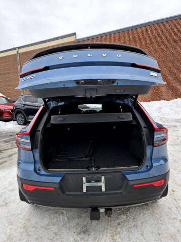 2022 Volvo C40 Recharge Pure Electric P8