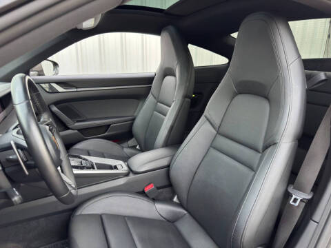 2021 Porsche 911 Carrera