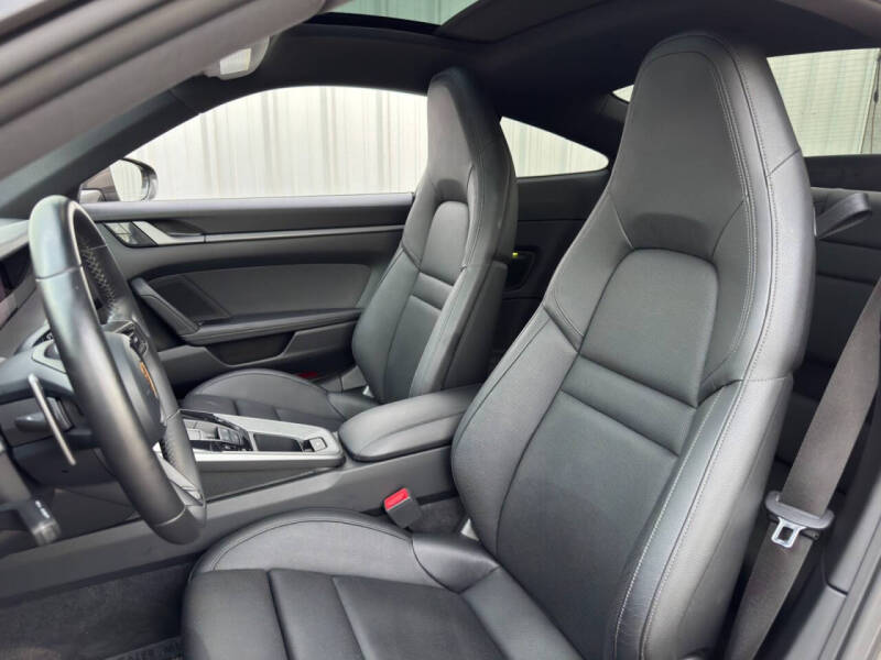 2021 Porsche 911 Carrera