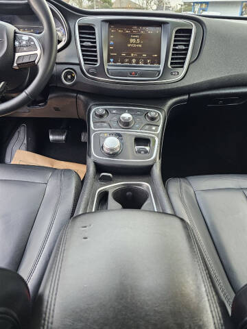 2016 Chrysler 200 Limited