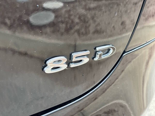 2015 Tesla Model S 12