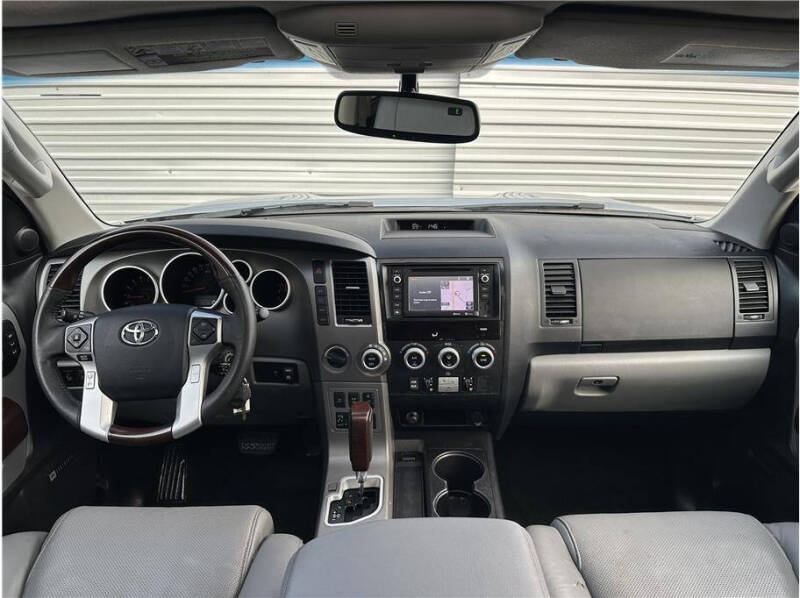 2014 Toyota Sequoia Platinum