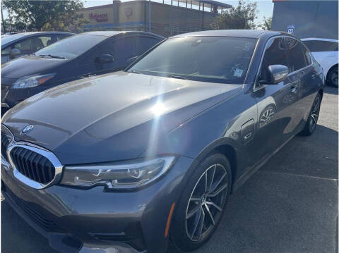 2022 BMW 3 Series 330e