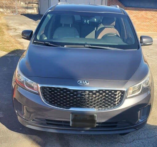 2016 Kia Sedona for sale at DURANGO AUTO CENTER LLC in Tulsa, OK