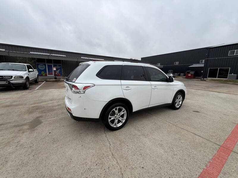 2015 Mitsubishi Outlander SE