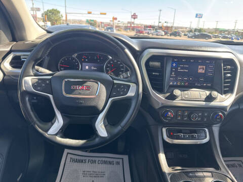 2023 GMC Acadia SLT