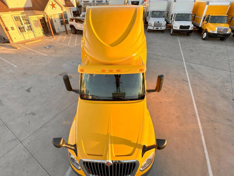 2019 International LT625