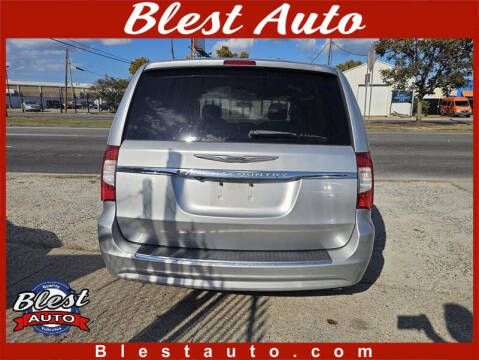 2012 Chrysler Town and Country Touring
