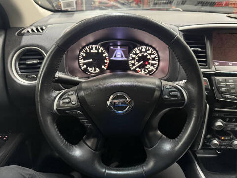 2017 Nissan Pathfinder SV