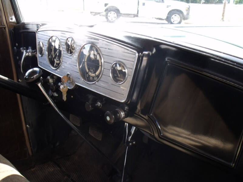 1932 Oldsmobile F-32