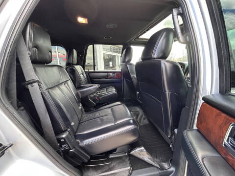 2017 Lincoln Navigator Select