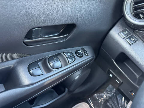 2019 Nissan Kicks S