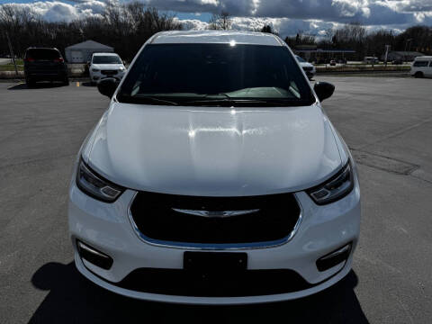 2025 Chrysler Pacifica Select