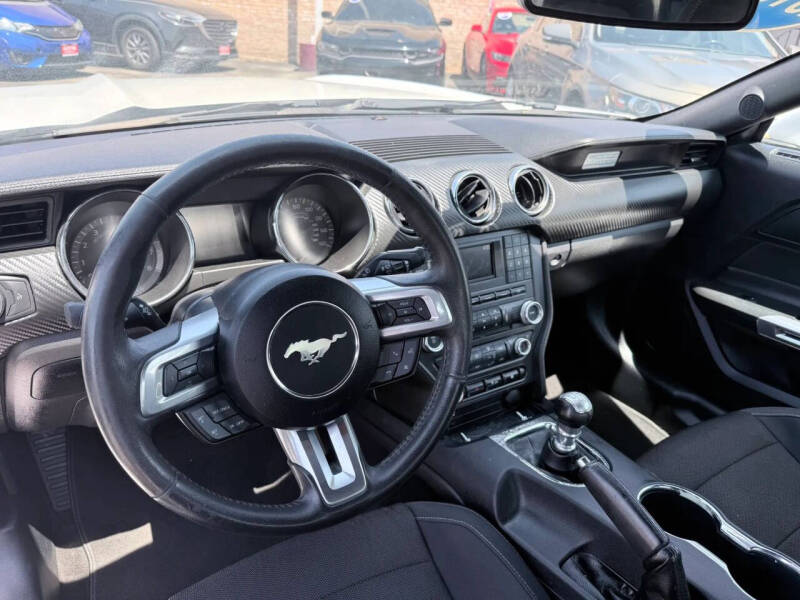 2016 Ford Mustang V6