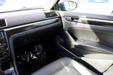 2019 Volkswagen Passat SE R-Line