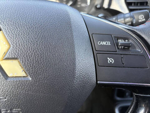 2020 Mitsubishi Outlander SE