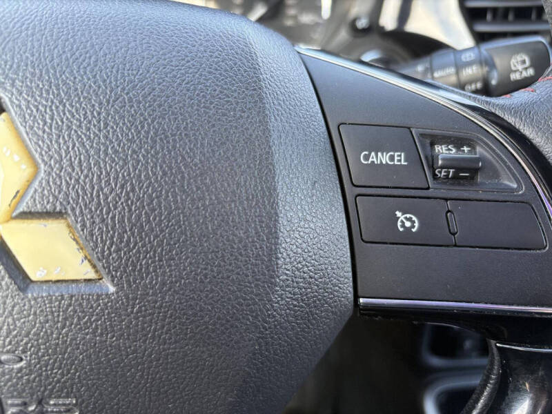 2020 Mitsubishi Outlander SE