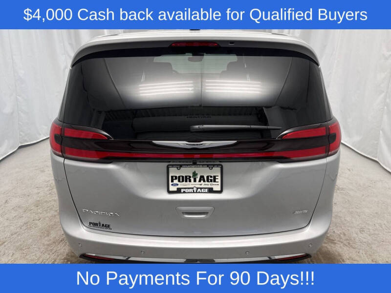 2026 Chrysler Pacifica Select