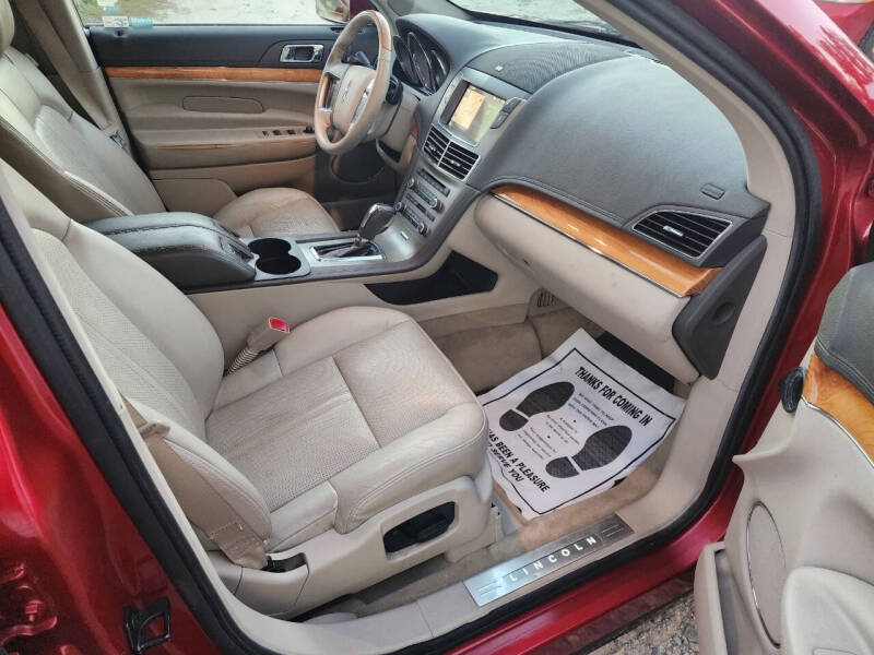 2011 Lincoln MKT