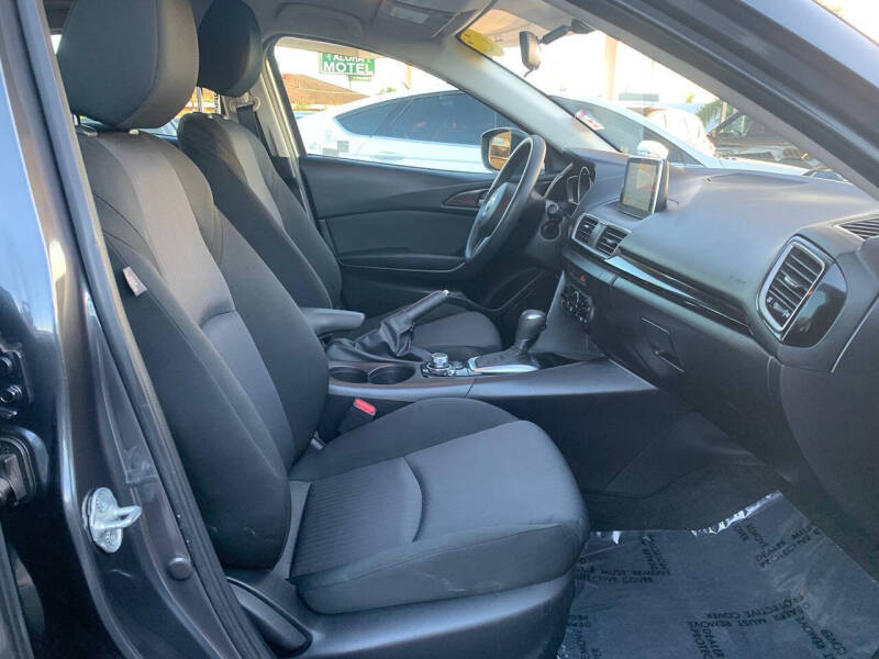 2015 Mazda MAZDA3 i Sport
