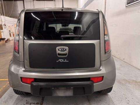 2010 Kia Soul +