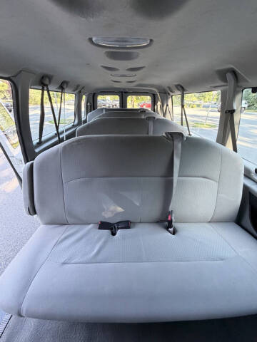 2012 Ford E-Series E-350 SD XLT