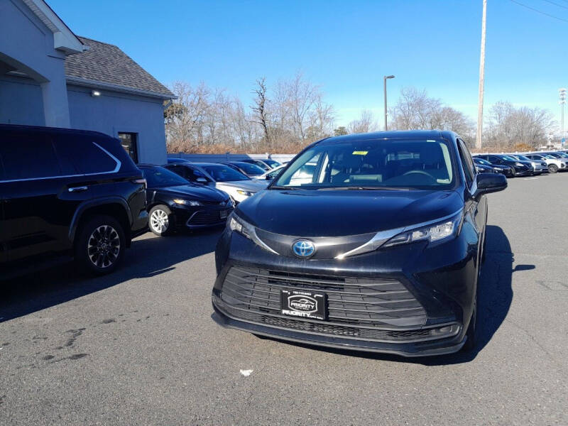 2021 Toyota Sienna LE 8-Passenger