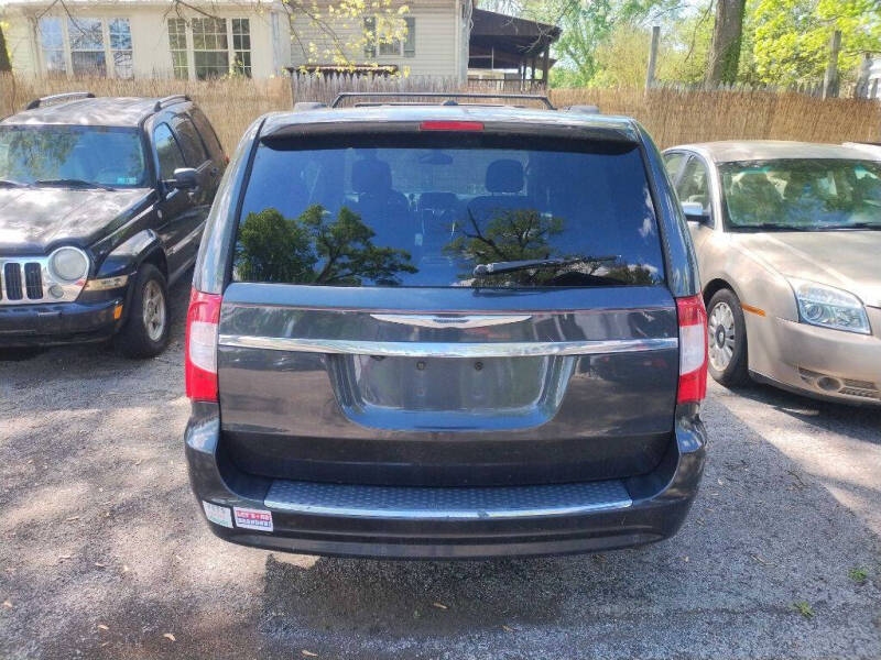 2011 Chrysler Town and Country Touring