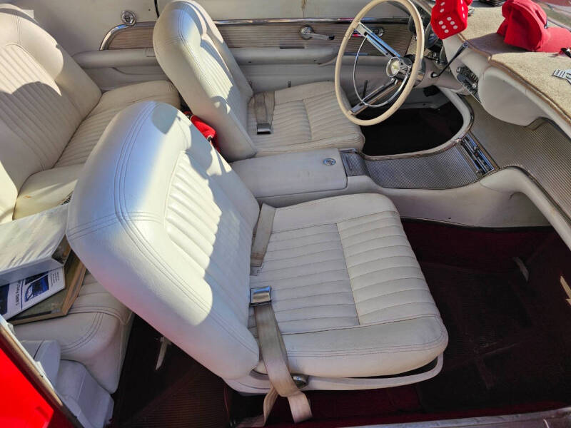 1961 Ford Thunderbird