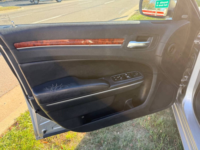 2012 Chrysler 300 Limited