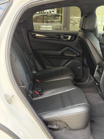 2022 Porsche Cayenne Coupe