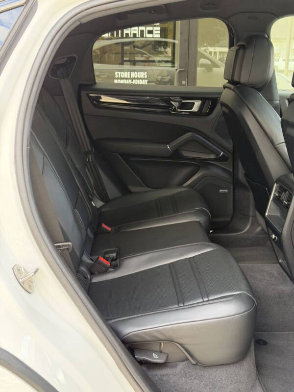 2022 Porsche Cayenne Coupe